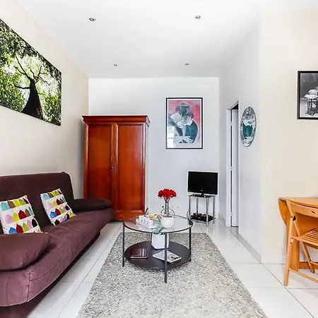 Apt 45 M2 Centre * Paris